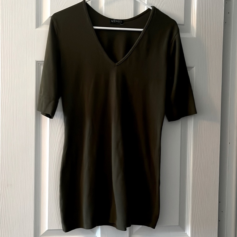 Venus Forest Green V-Neck top. Size Medium